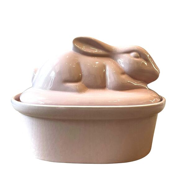 Zrike Brands Easter Bunny Rabbit Lidded Casserole Dish Pink Ceramic NEW - Picture 13 of 13